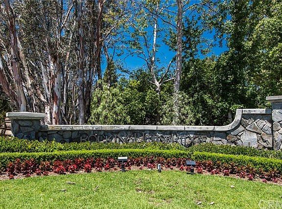 3rd image of 9736 Willow Glenn Cir