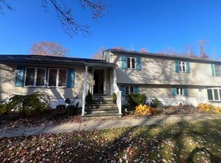 16 Orchard Ln, Hopewell Junction, NY 12533