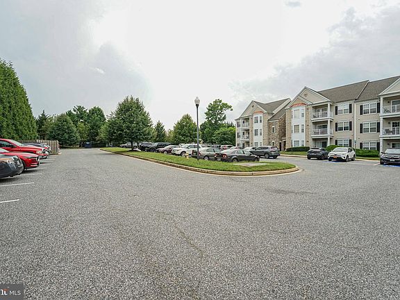 2nd image of 502 Lloyd Pl Unit 3