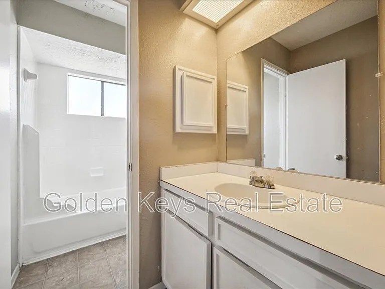 10743 Staghill Dr — Photo 12