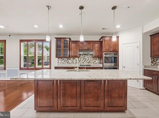 7976 Meridian Dr, Pasadena, MD 21122