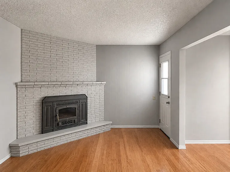 1203 Colby Dr — Photo 6