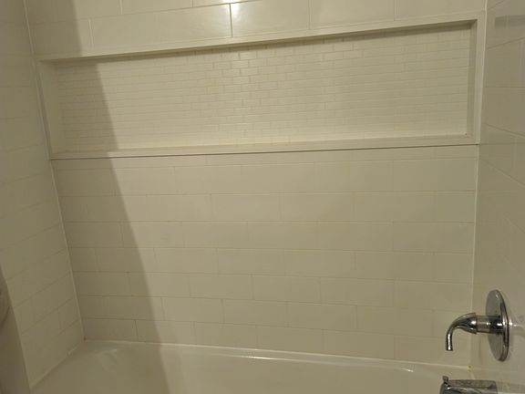 4th image of 713 Lee St #12