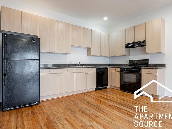 3rd image of 2336 N Milwaukee Ave #2F