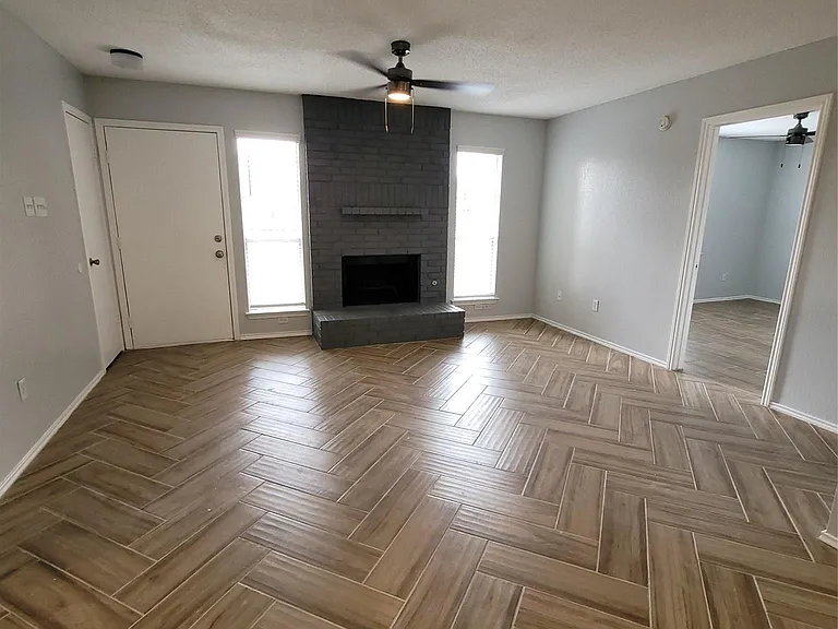 1306 York Castle Dr #B — Photo 9