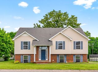 661 Fallbrook Ln, Clarksville, TN 37040