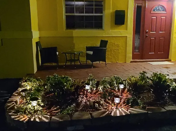 7421 Tropicana St, Hollywood, FL 33023