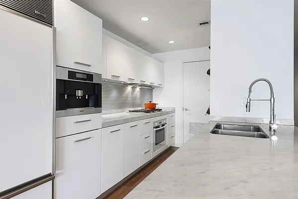 Rented by Citi Habitats | media 11