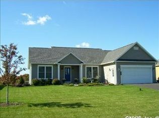 2015 Whisper Ridge Dr, Chittenango, NY 13037