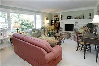 2nd image of 215 E Melody Ave