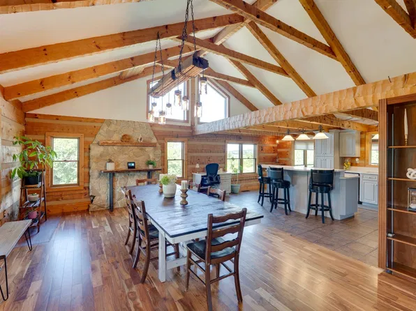 812 New Shackle Island Rd, Hendersonville, TN 37075