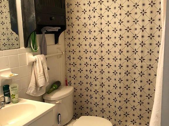4th image of 3-1733 16th Ave E #3
