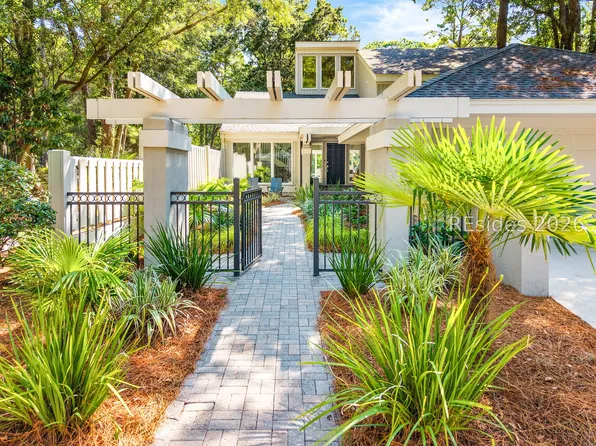 11 Gunnery Lane, Hilton Head Island, SC 29928