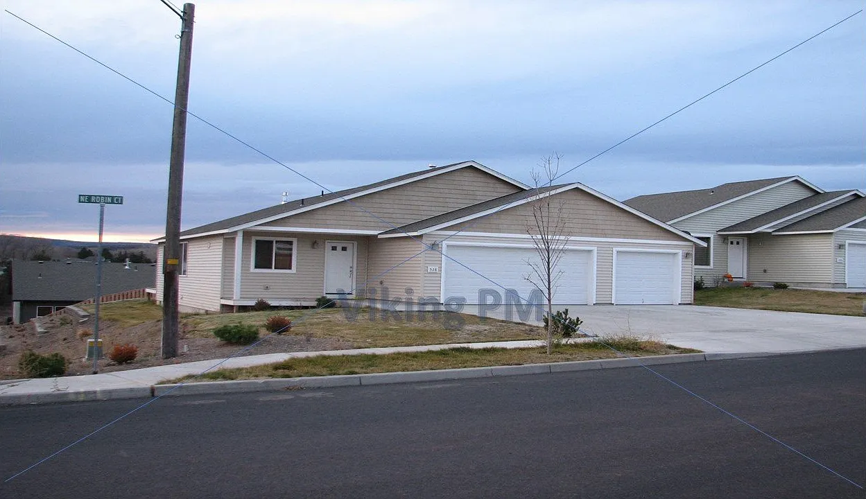 528 NE Robin Ct. — Photo 1