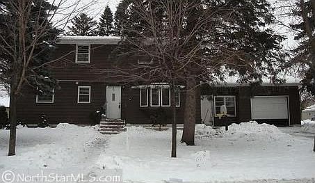 1st image of 516 Raymond Ave NE