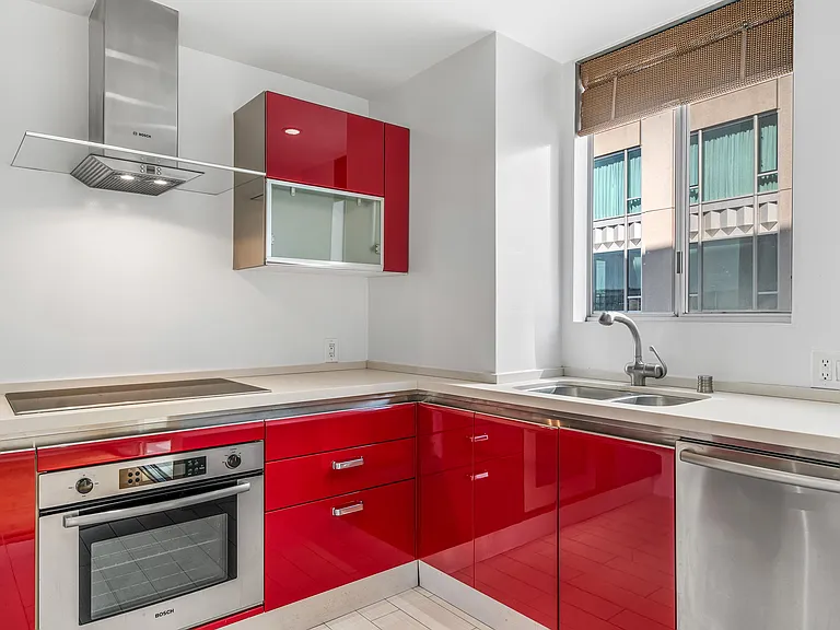 10747 Wilshire Blvd #1006 — Photo 29