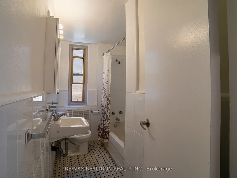 2355 Lake Shore Blvd W #223 — Photo 12