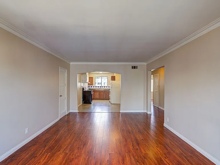 Plymouth Residences — Photo 3
