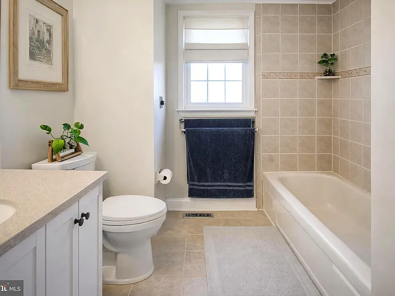 708 Kings Croft — Photo 31