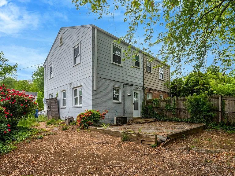 2340 Fairview Ter — Photo 28