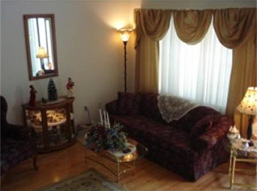 3rd image of 12 Arrow Ln