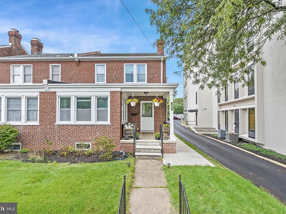 1st image of 1207 Woodlawn Ave #89