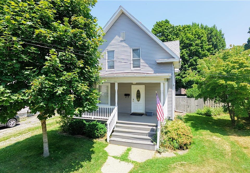 1st image of 131 Grove Dr