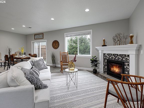 3rd image of 3702 SE Willamette Ave