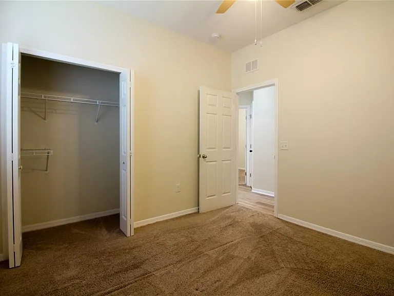 811 Krenson Woods Ln — Photo 26