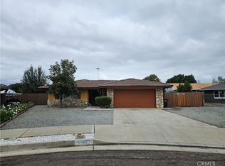 842 Cardona Pl, Hemet, CA 92543
