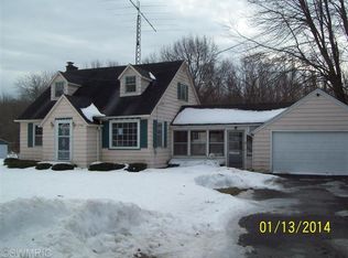 2796 Territorial Rd, Benton Harbor, MI 49022