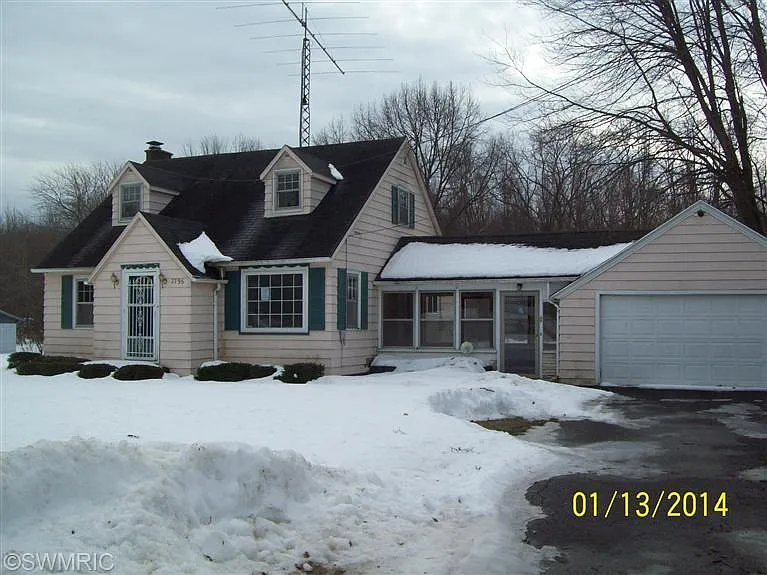2796 Territorial Rd photo 1