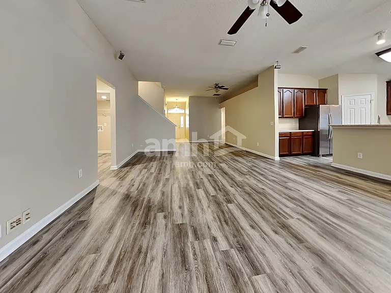 947 Silver Spring Ct — Photo 6