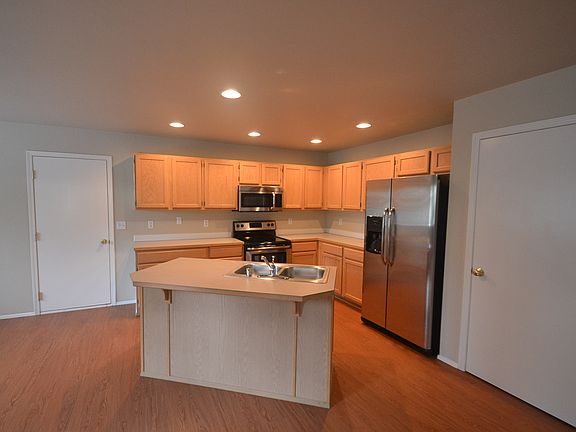 5th image of 2324 171st St E