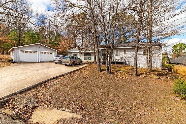 1st image of 205 Dogwood Dr