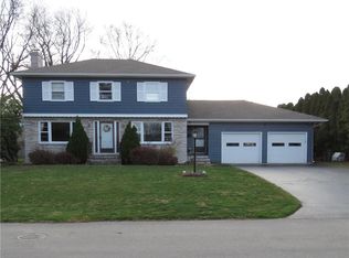 19 Sylvia Ln, Rochester, NY 14617