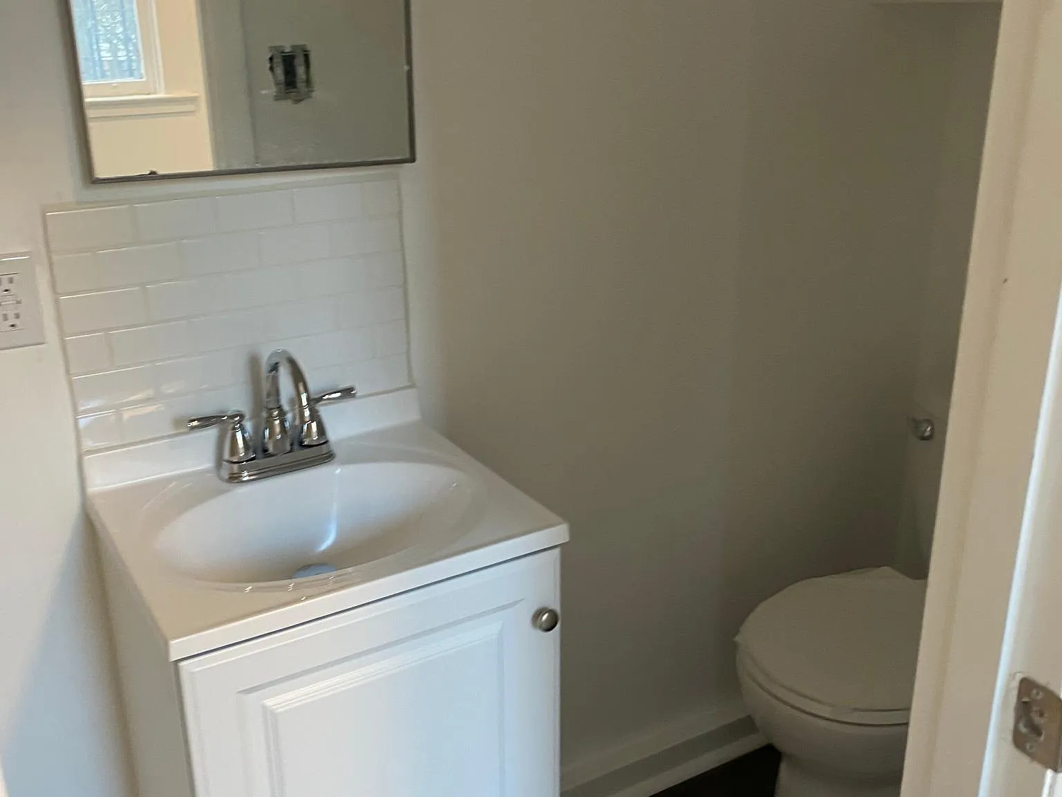 3 bed, 1100 sqft, $2,300 — Photo 2