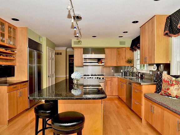2nd image of 12318 Borcherding Ln