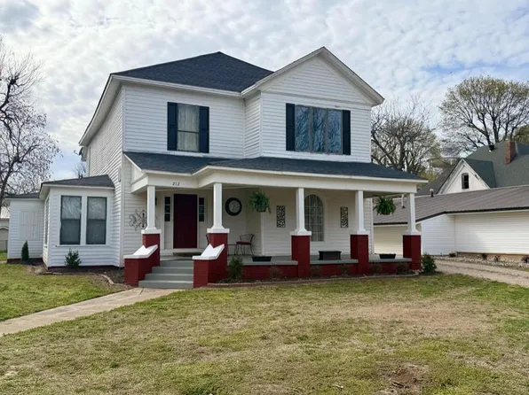212 S Fordyce St, Rector, AR 72461