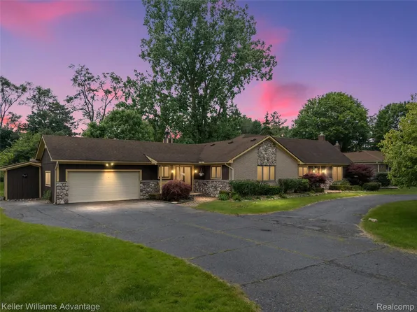 28531 Terrence St, Livonia, MI 48154