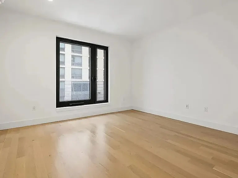 260 Gold St #226 — Photo 1