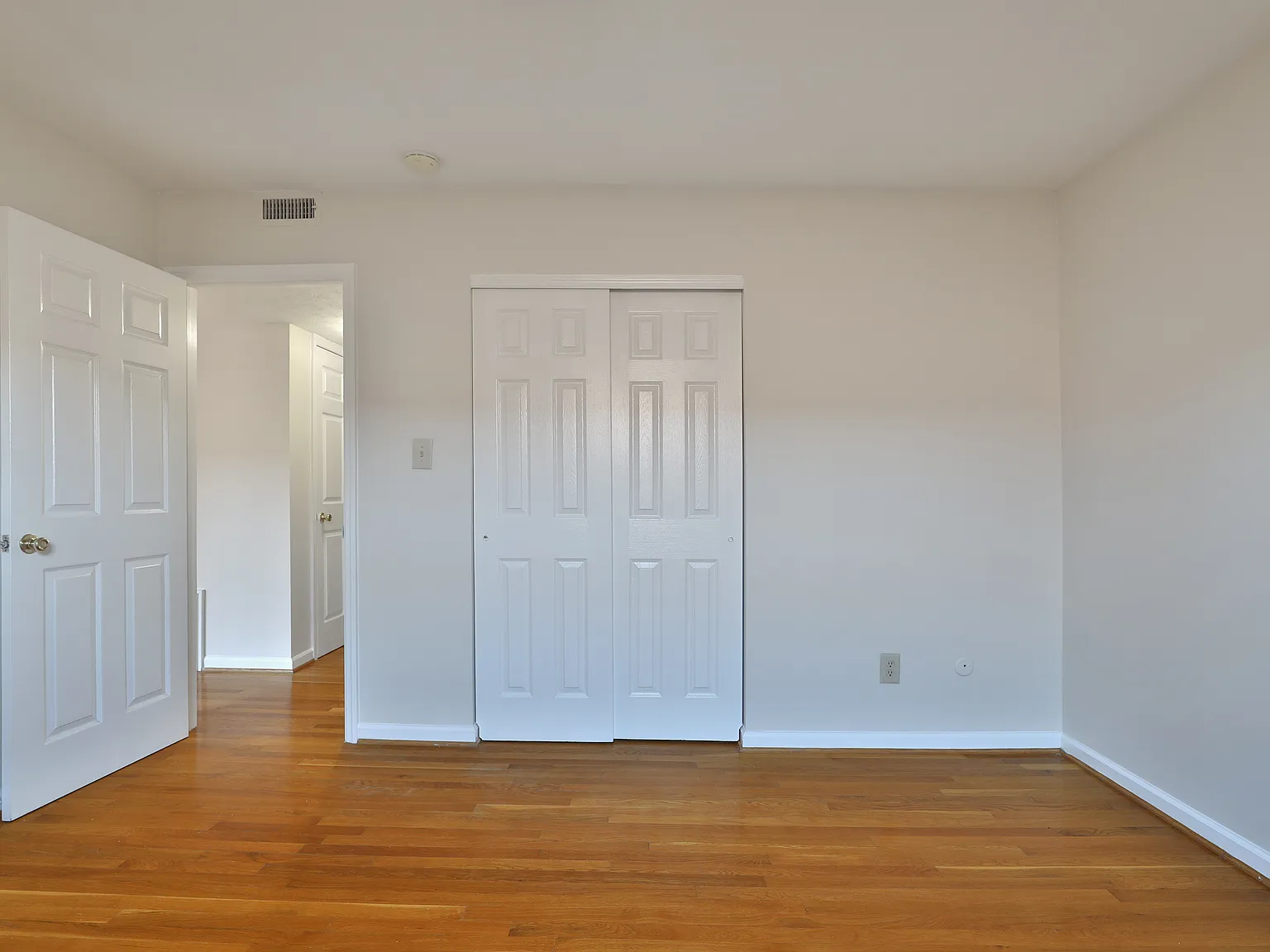 2 bed, 700 sqft, $1,025 — Photo 3