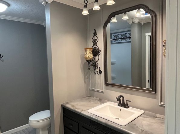 16 Cedar Cir
