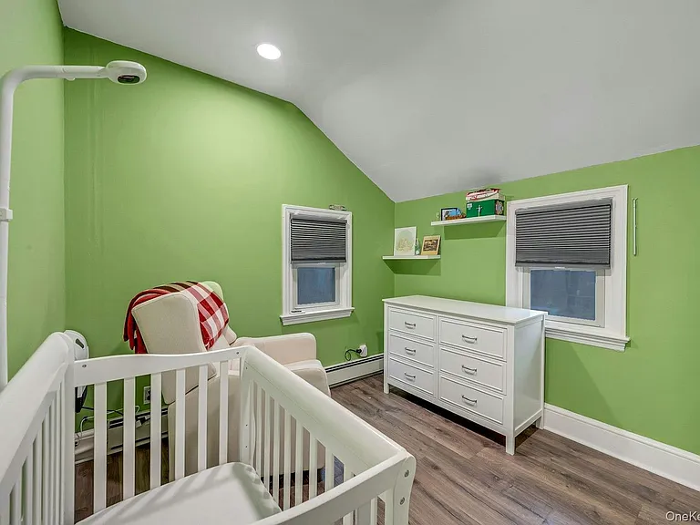 32 Glendale Ave — Photo 11