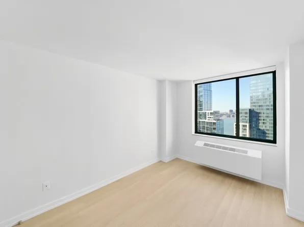 75 West End Avenue image 10 of 38