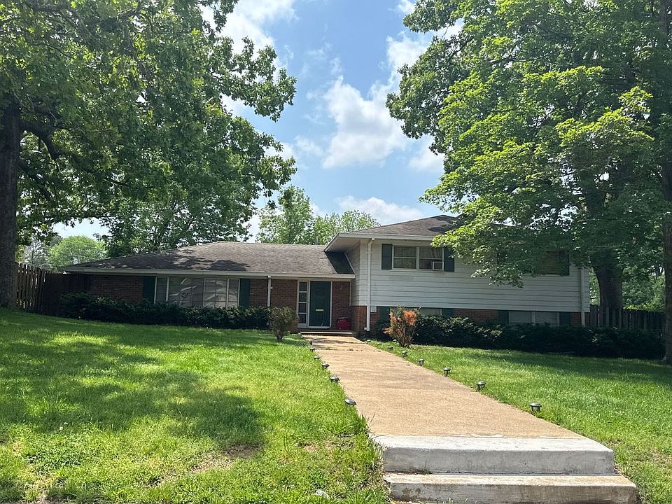 1st image of 1008 W Maud St