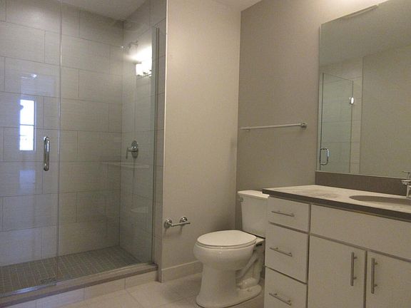2nd image of 700 N La Salle Dr #704
