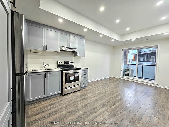 2nd image of 2787 Eglinton Ave E #337