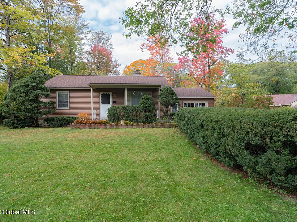 1st image of 15 Ellen Ln