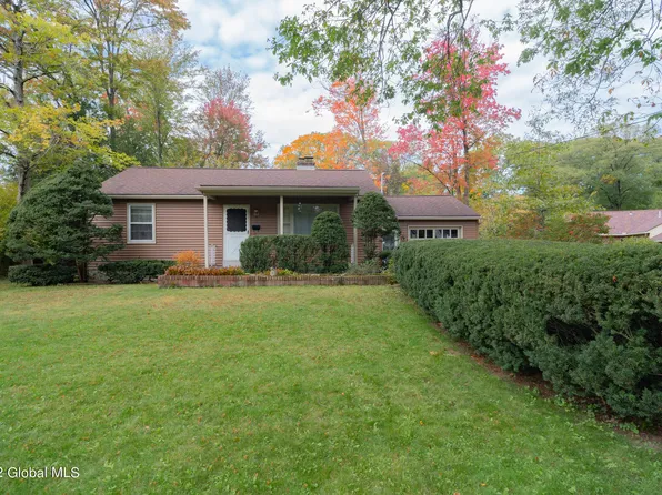 15 Ellen Ln, Scotia, NY 12302